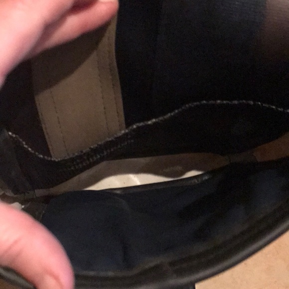 Mari Cla Ro over the shoulder bag. - Picture 6 of 8